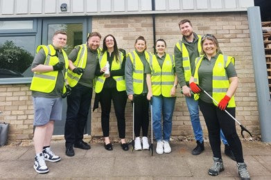 Aqua Libra Team tackle local waste pollution.